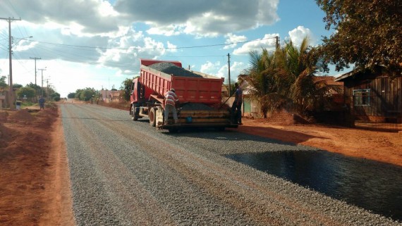 Pelo projeto Asfalto Bom são 18,5km de asfalto usinado, beneficiando o município de Pimenta Bueno