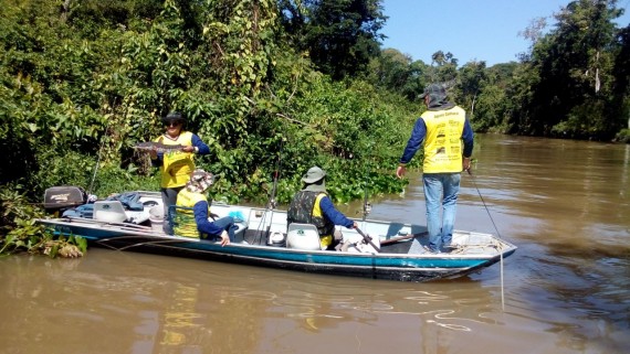 Campeonato de pesca no rio  Guaporé