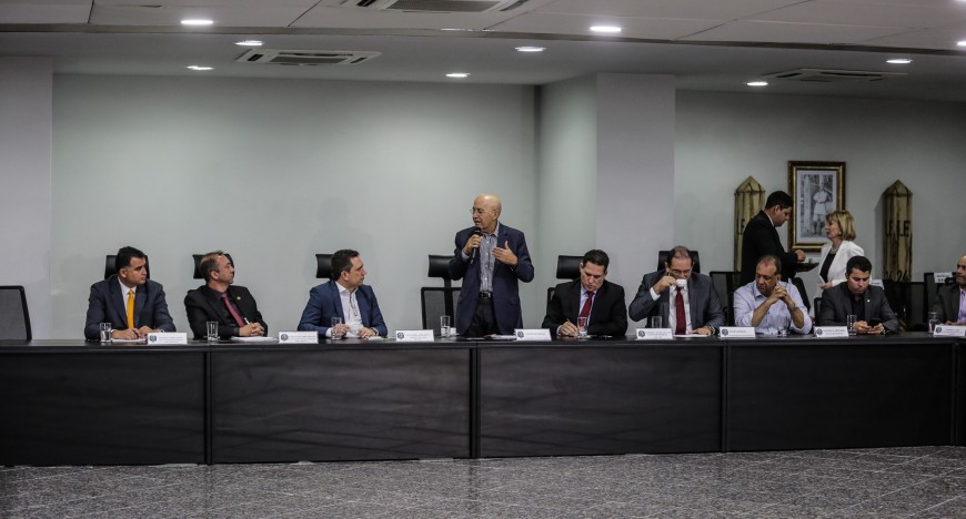 O governador Confúcio Moura pediu agilidade nos processos de regularização de terras