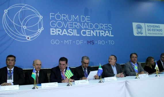 O governador Confúcio Moura participou da quarta reunião do Fórum de Governadores do Brasil Central