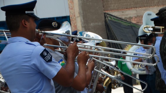 Músicos do Exército e Polícia Militar executaram hinos em conjunto 