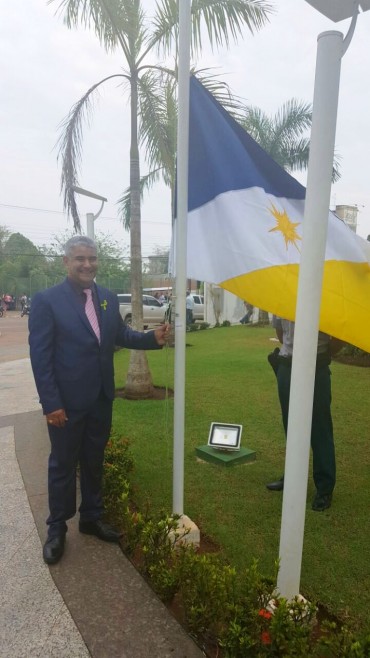 Edvaldo Soares hasteou a bandeira do estado de Tocantins