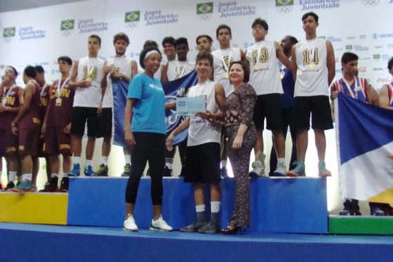 Equipe masculina da Escola Barão de Solimões voltou com o ouro