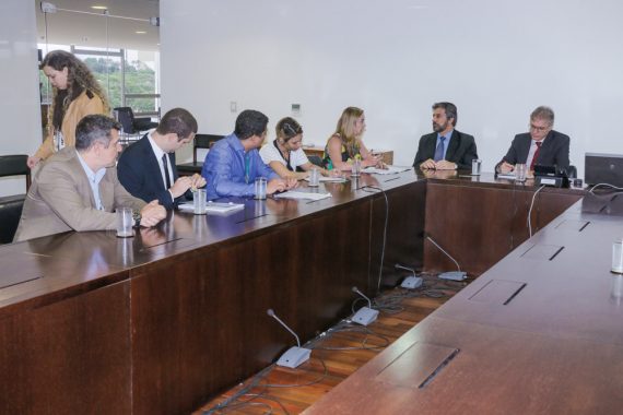 Secretário-executivo da Casa Civil, Daniel Sigelmann, recebeu o senador Valdir Raupp e a superintendente de Integração do Estado de Rondônia em Brasília, Elizete Lionel