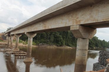 Em novembro de 2016 o governo inaugurou a ponte de 121 metros em Jaru. 