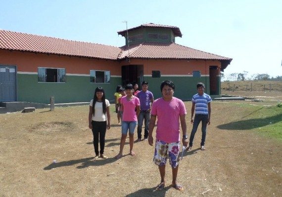 Escola Indígena Estadual de Ensino Fundamental Sertanista José do Carmo Santana está localizada dentro de aldeia Paiter Surui, em Cacoal