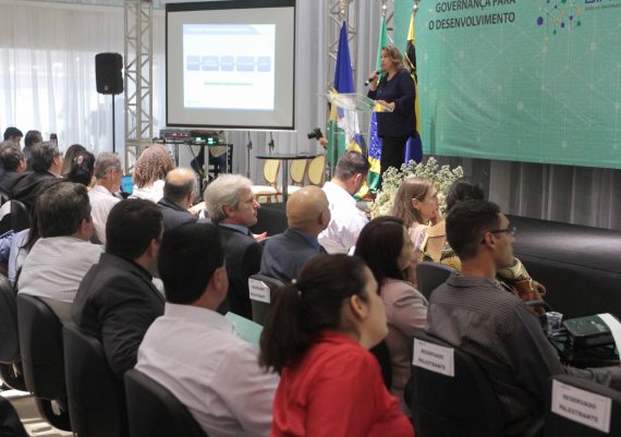 Em palestra, Cira Moura afirmou que ambiente institucional confiável é moeda de ouro