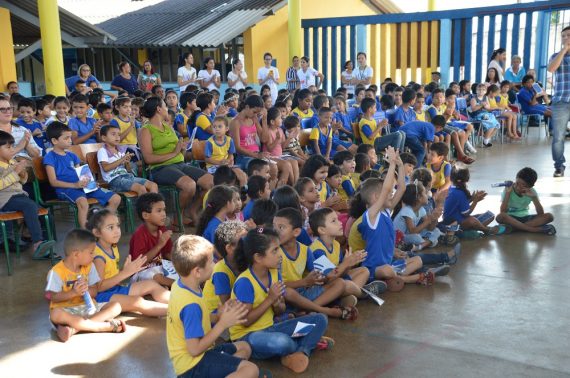 BOA NOTÍCIA - Mais de 100 crianças passaram pela triagem na Escola Maria Izaura