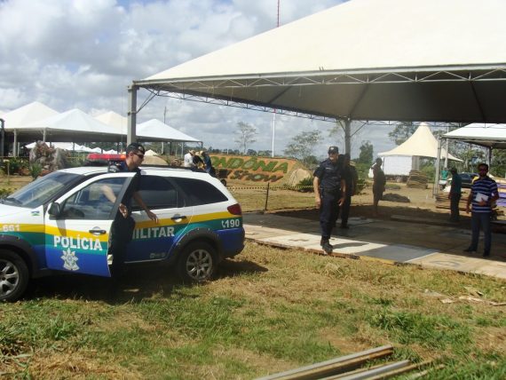 Viatura e policiais foram disponibilizados para o espaço da feita a 11 quilômetros do centro de Ji-Paraná