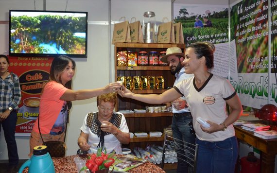 Café feito com grãos do Café vencedor do concurso de qualidade do café em 2016.
