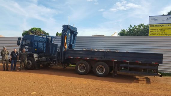 O caminhão munck foi cedido pela Base Aérea, em parceria com o Ipem Rondônia