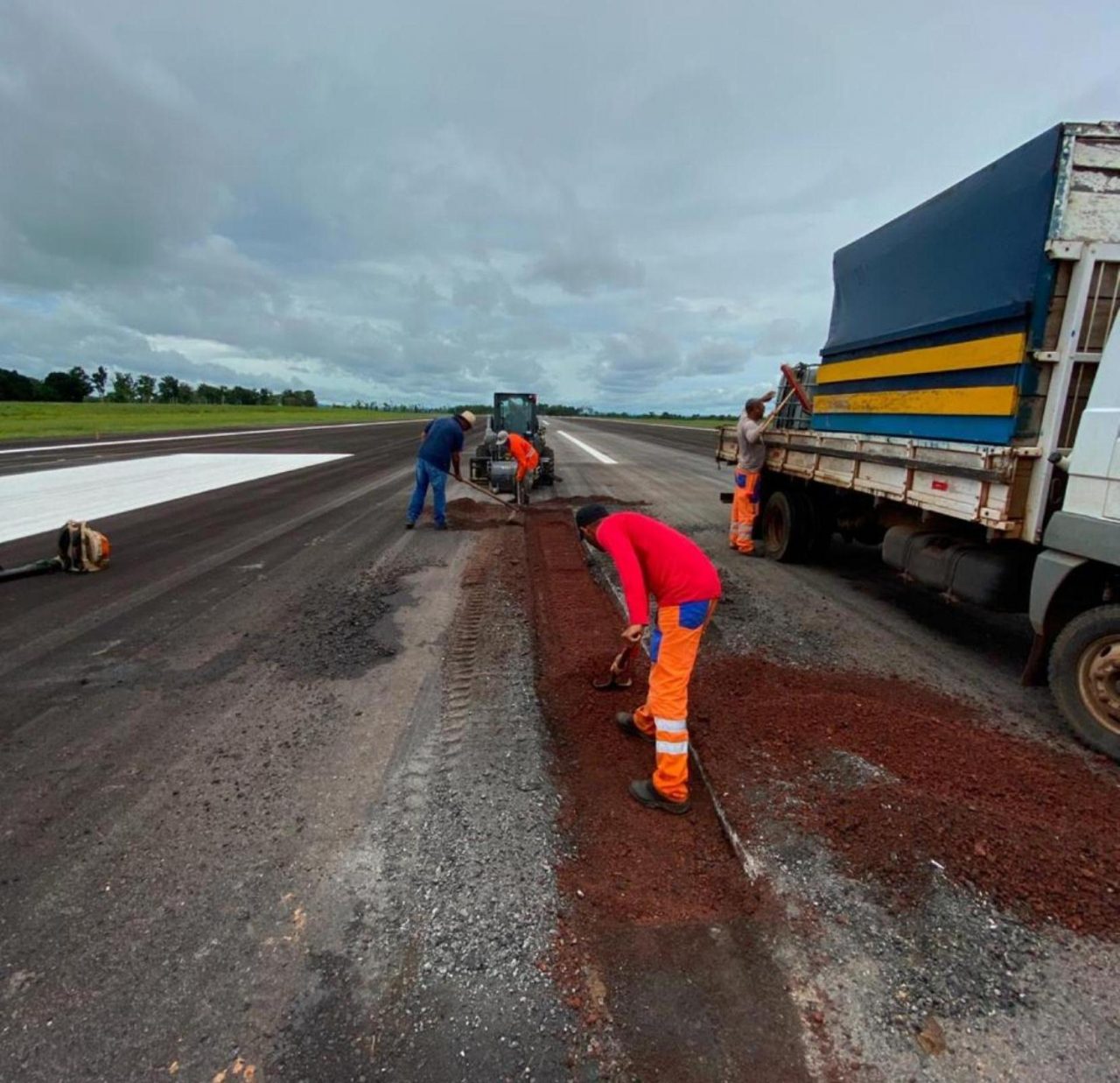 Estradas Transportes Serviços Públicos Der Executa A Manutenção De Aeroportos Sob 3604