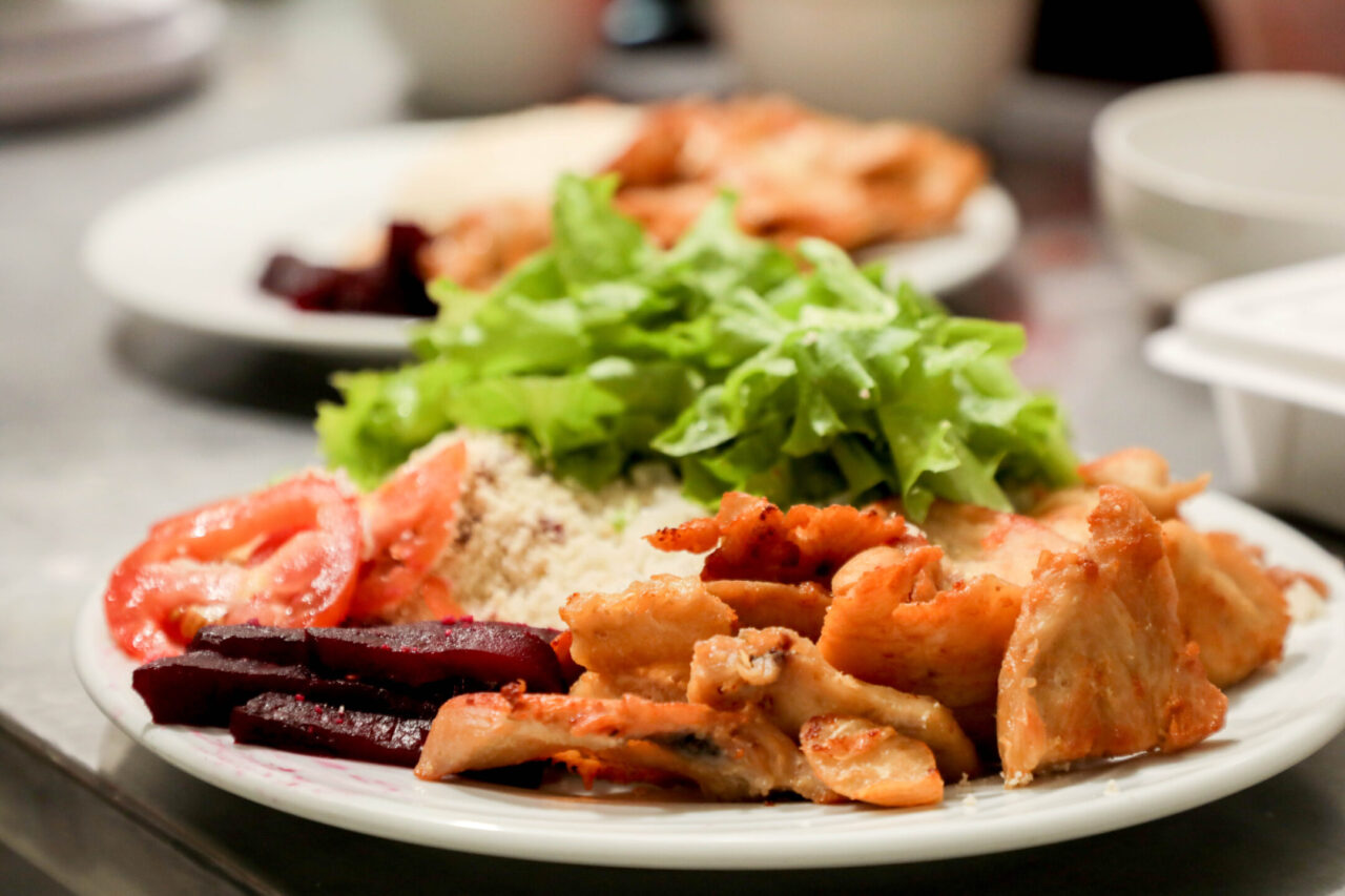 Governo de RO bate mais um recorde com 5 milhões de refeições servidas pelo Prato Fácil