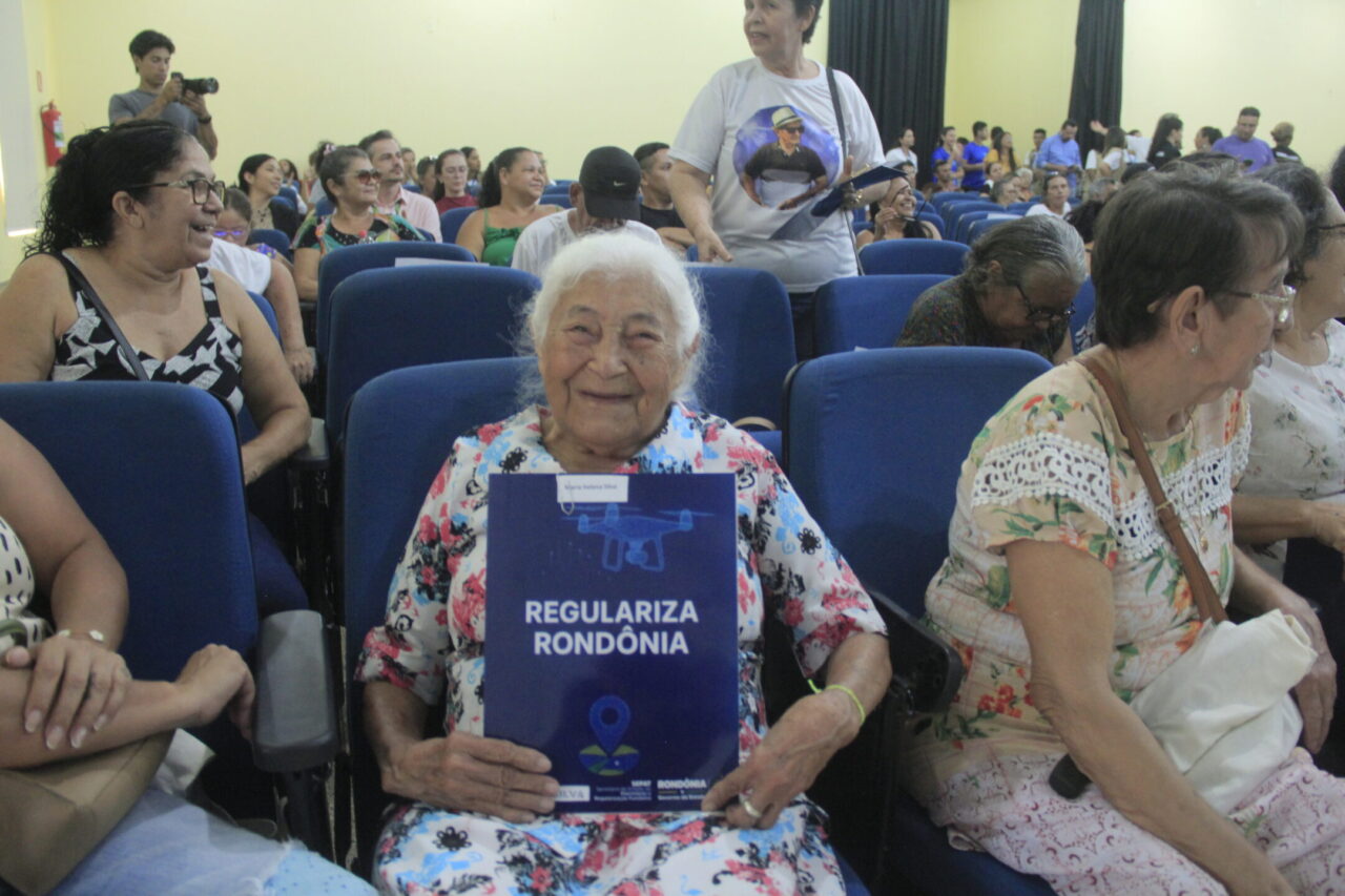 Entre os beneficiados no Costa e Silva está Maria Helena da Silva, 85 anos