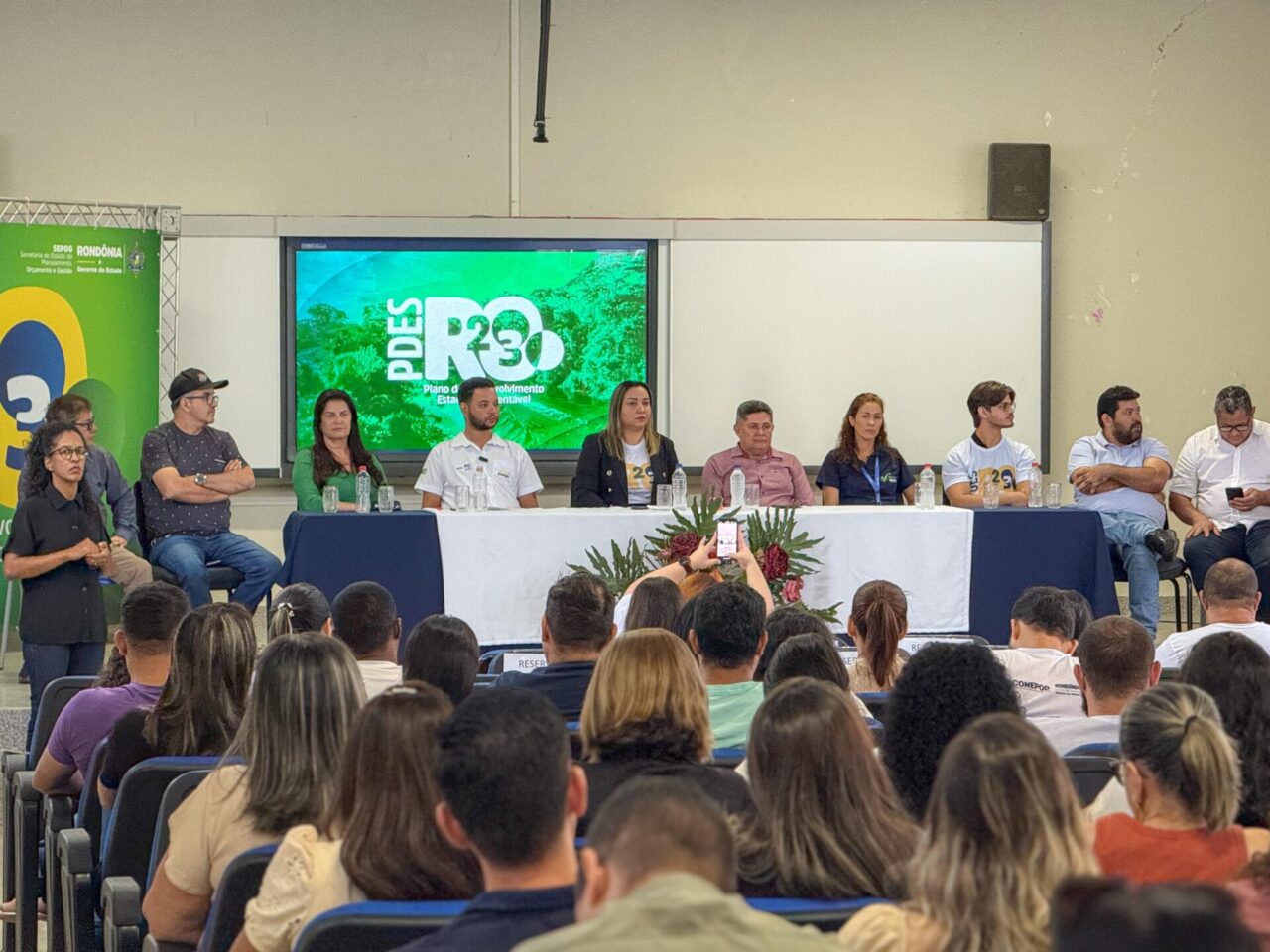 Realização das audiências públicas regionais nas dez regiões de planejamento