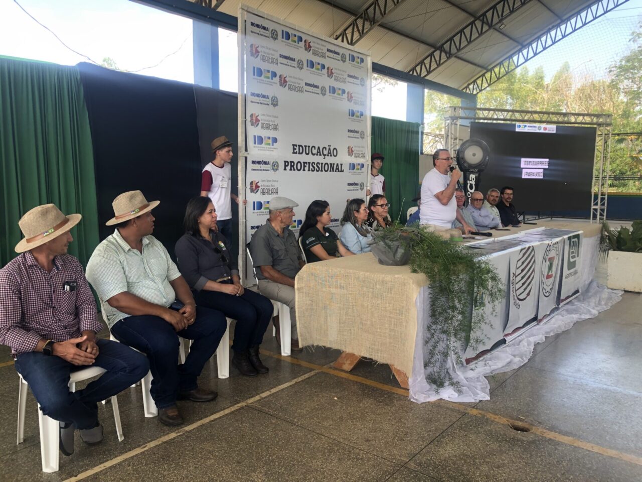 Solenidade de abertura reuniu autoridades, parceiros e representantes da comunidade escolar