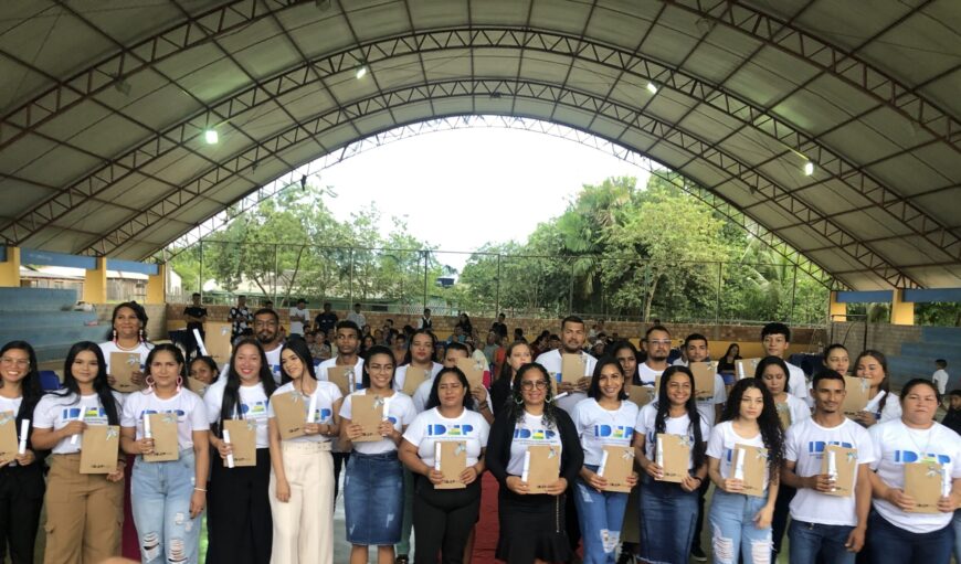 Formatura do Primeiro Curso Técnico em Administração do distrito de São Carlos, que é uma comunidade ribeirinha