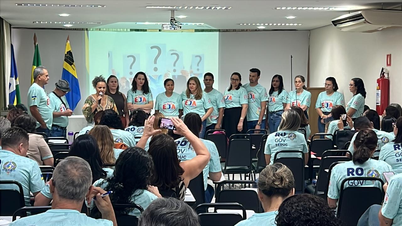 Capacitação destinada a gestores escolares e coordenadores pedagógicos das escolas estaduais e dosCEEJAs