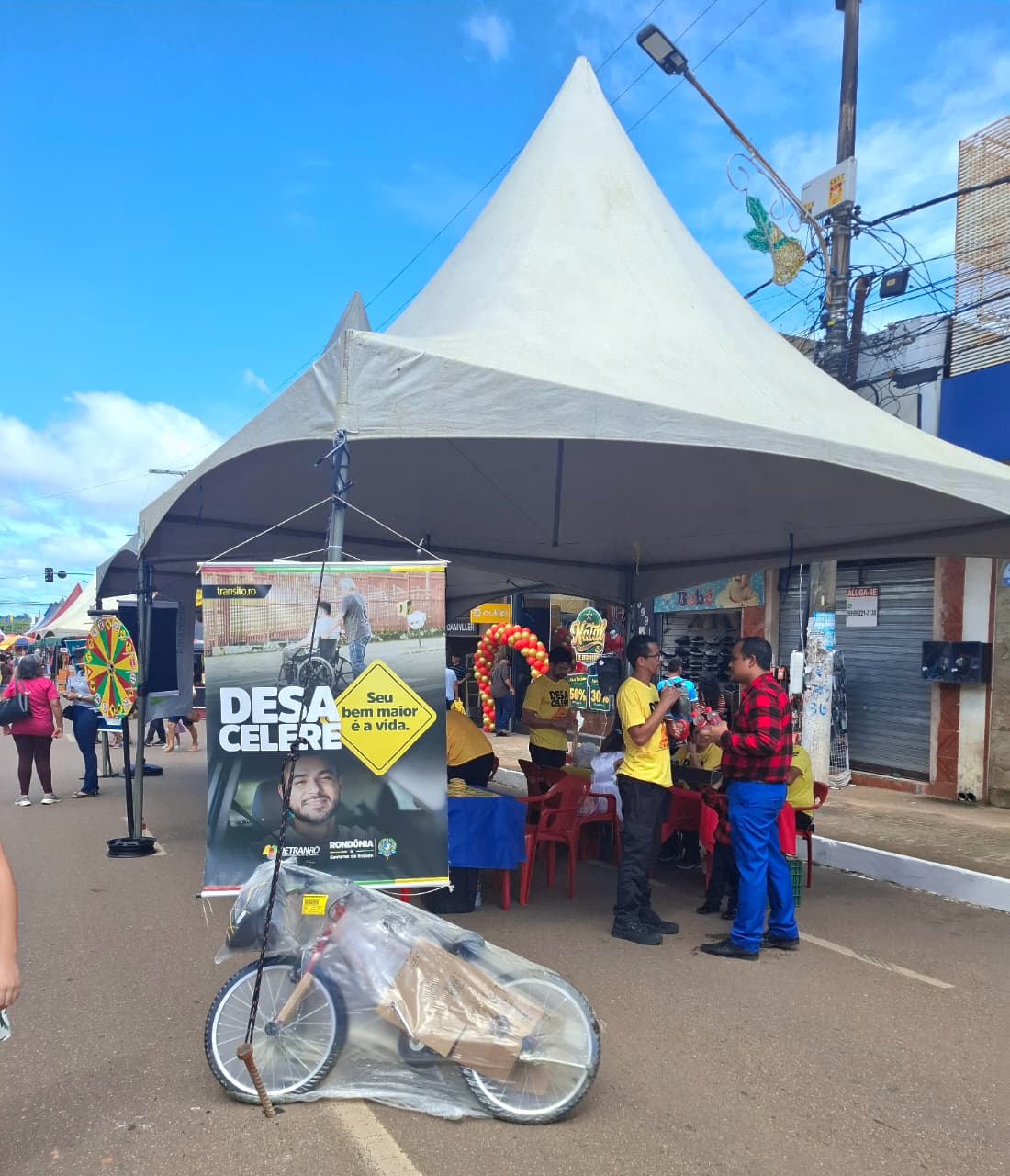 Atividades educativas são promovidas durante evento em centro comercial de Porto Velho