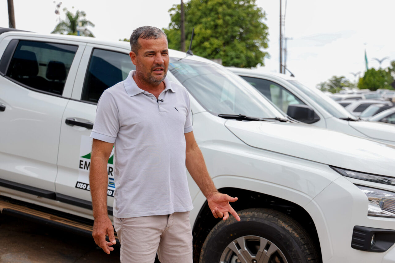 O setor produtivo rural também foi beneficiado com a entrega de caminhonetes