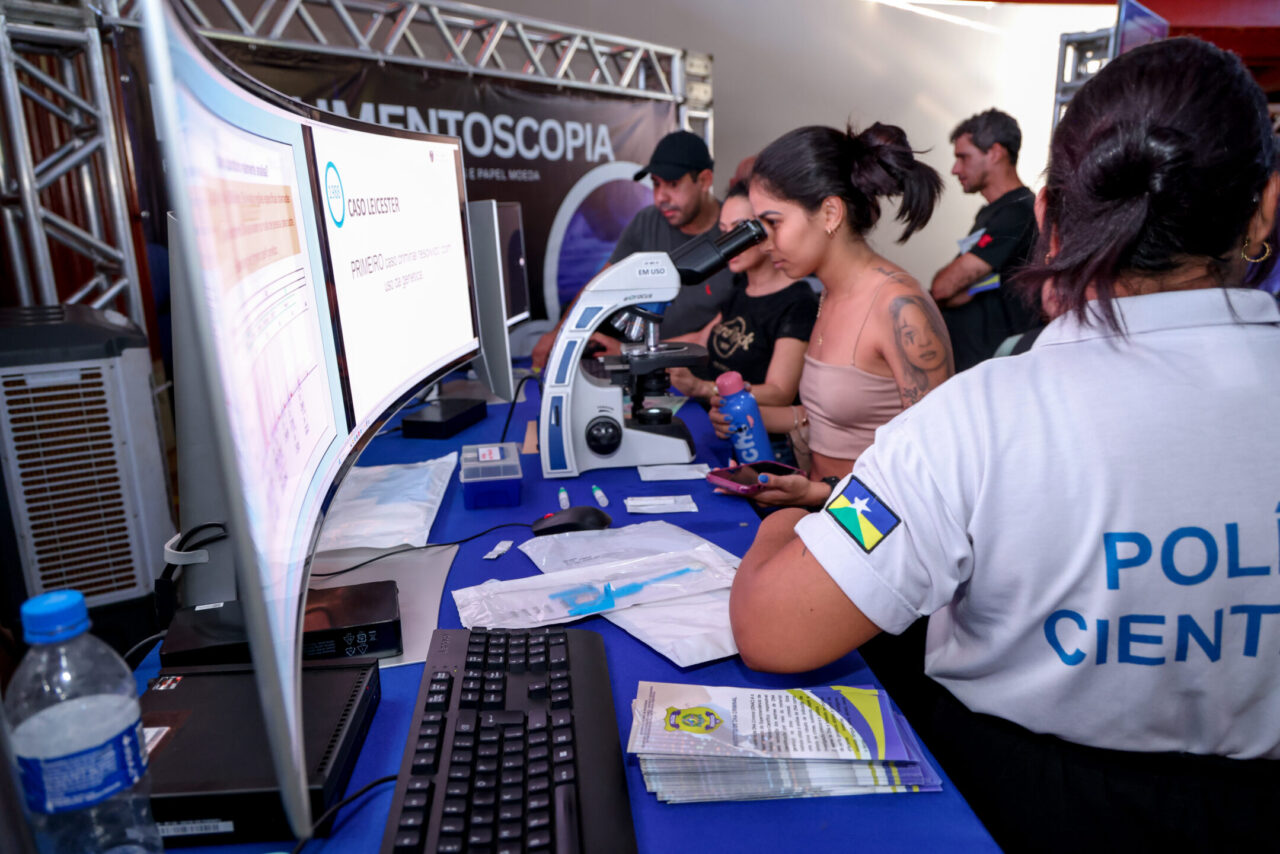 Tecnologias que desvendam crimes em Rondônia estão em exposição na Estrada de Ferro Madeira-Mamoré