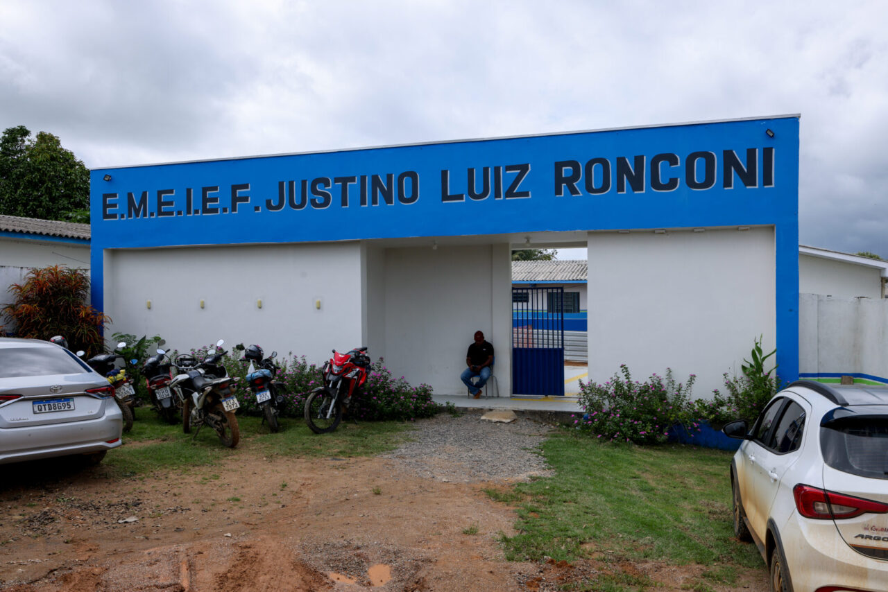 Escola Justino Ronconi tem recebido outras ações do governo do estado