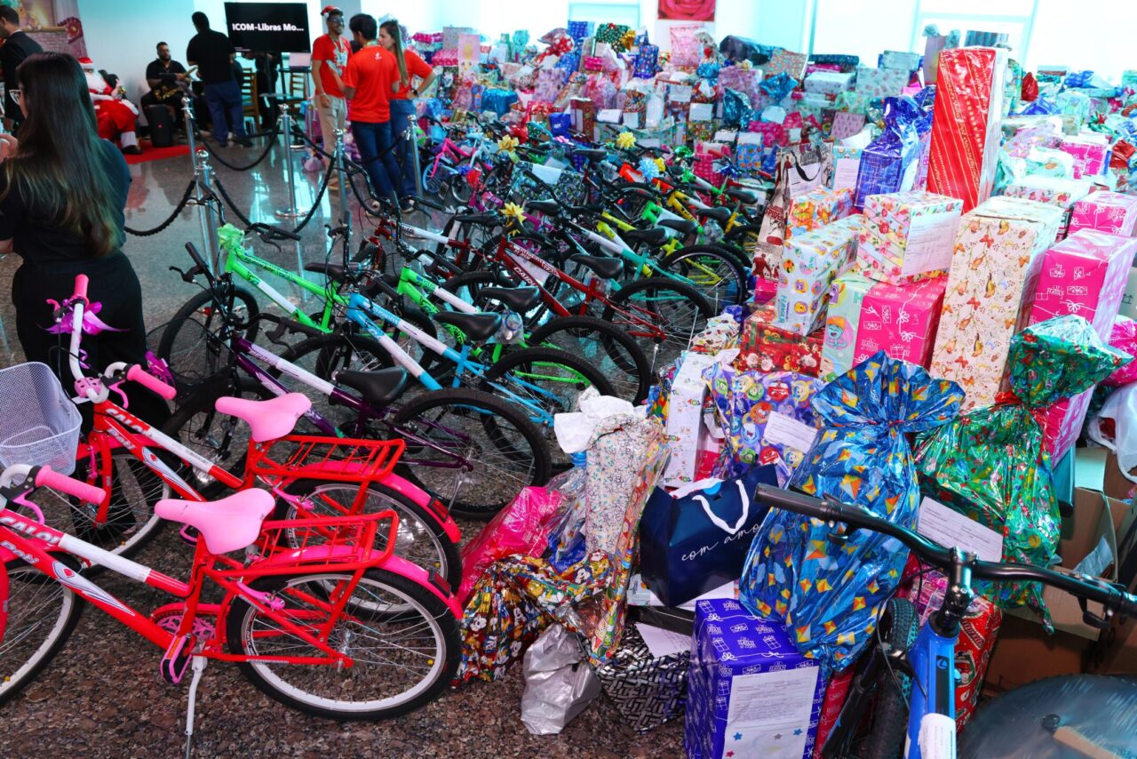 NATAL: governo de Rondônia bate recorde de presentes doados às crianças na Campanha Papai Noel dos Correios 2025