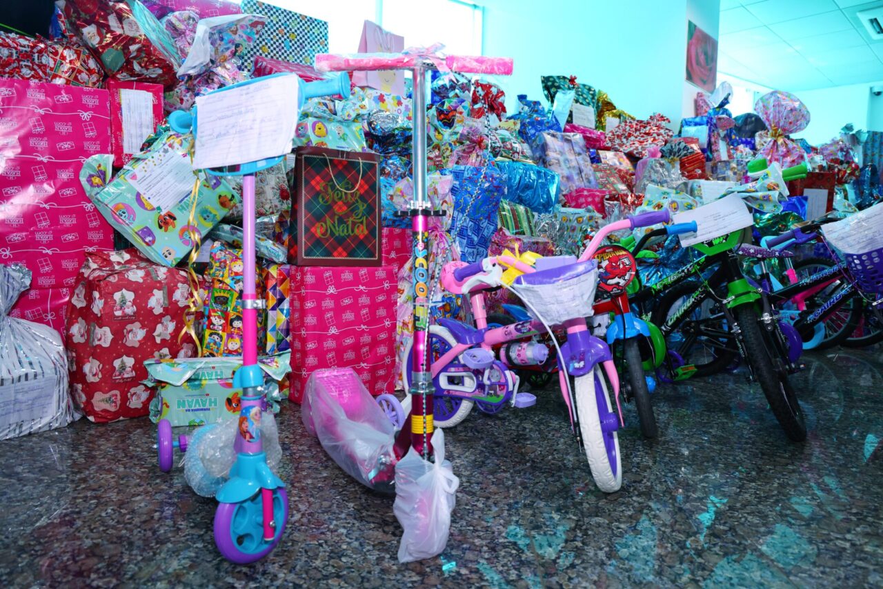 Os presentes foram doados por servidores de secretarias, departamentos e órgãos estaduais do Governo de Rondônia