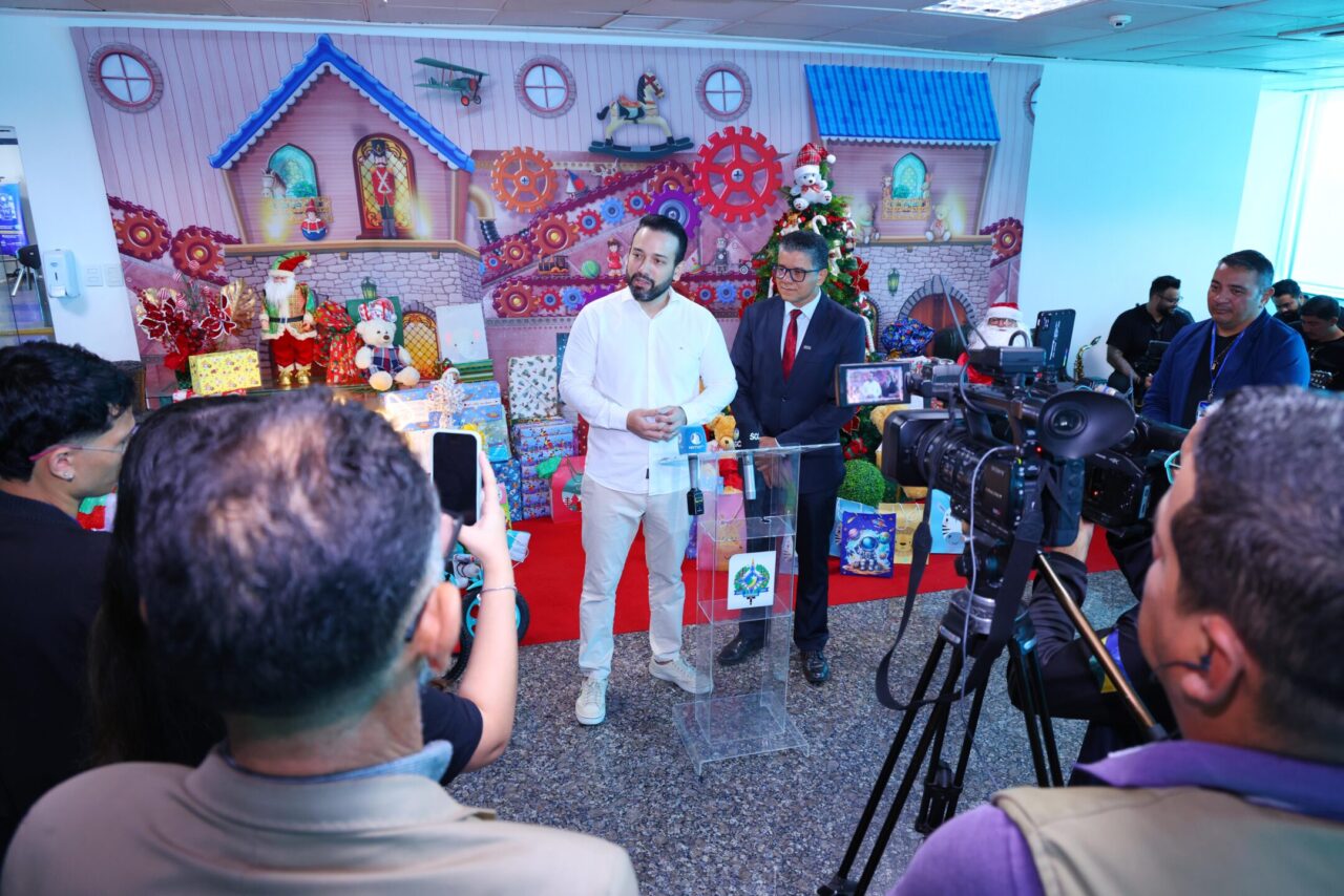 O ato de entrega dos presentes foi marcado por coletiva de imprensa dando transparência a entrega dos presentes aos Correios