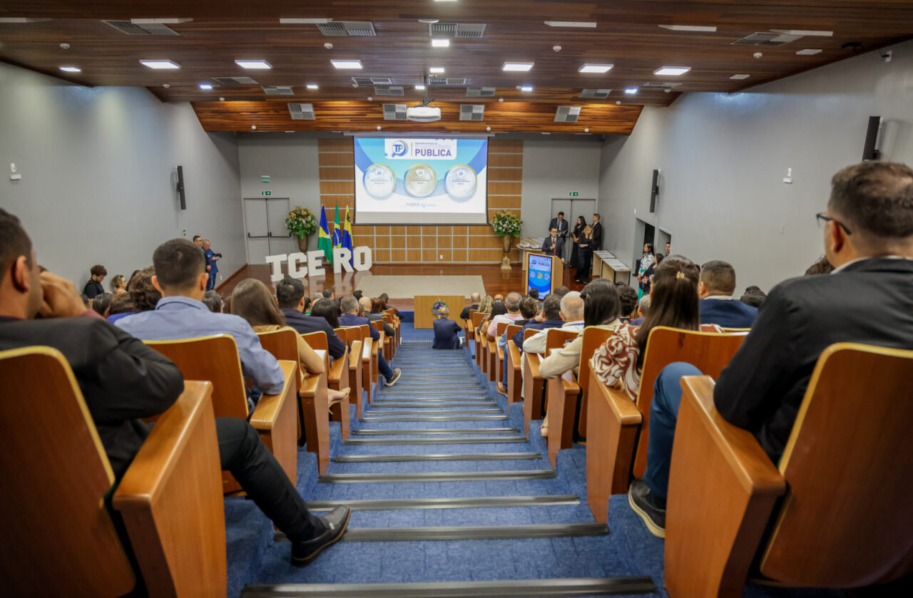 Além do governo de Rondônia também houve a premiação de outros Poderes, órgãos de fiscalização, prefeituras e câmaras municipais