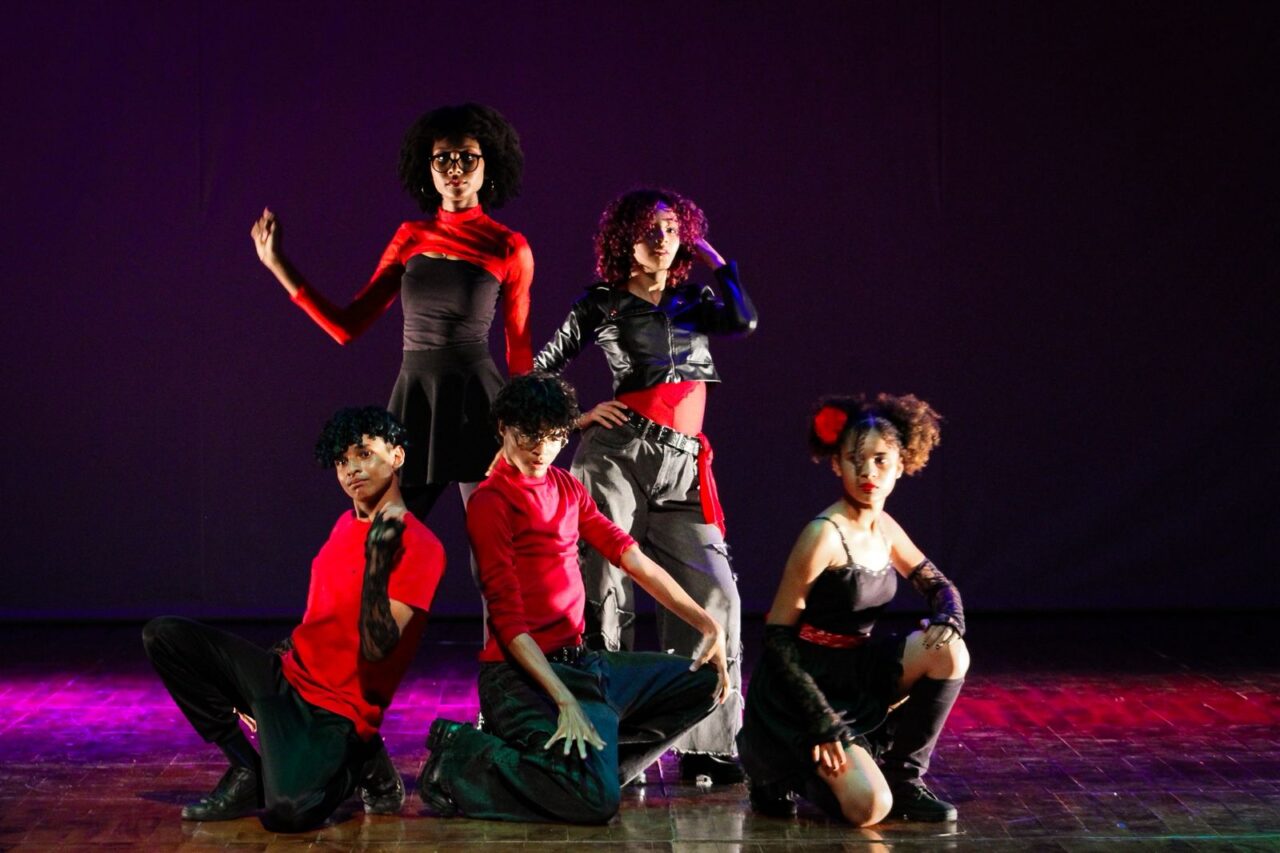 Performance estudantil integra a programação cultural do VI Congresso de Arte e Cultura Escolar