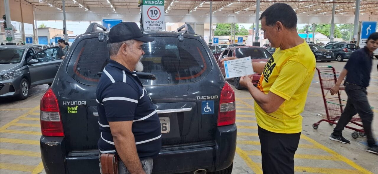 Foram repassadas orientações sobre o uso correto das vagas de estacionamento reservadas