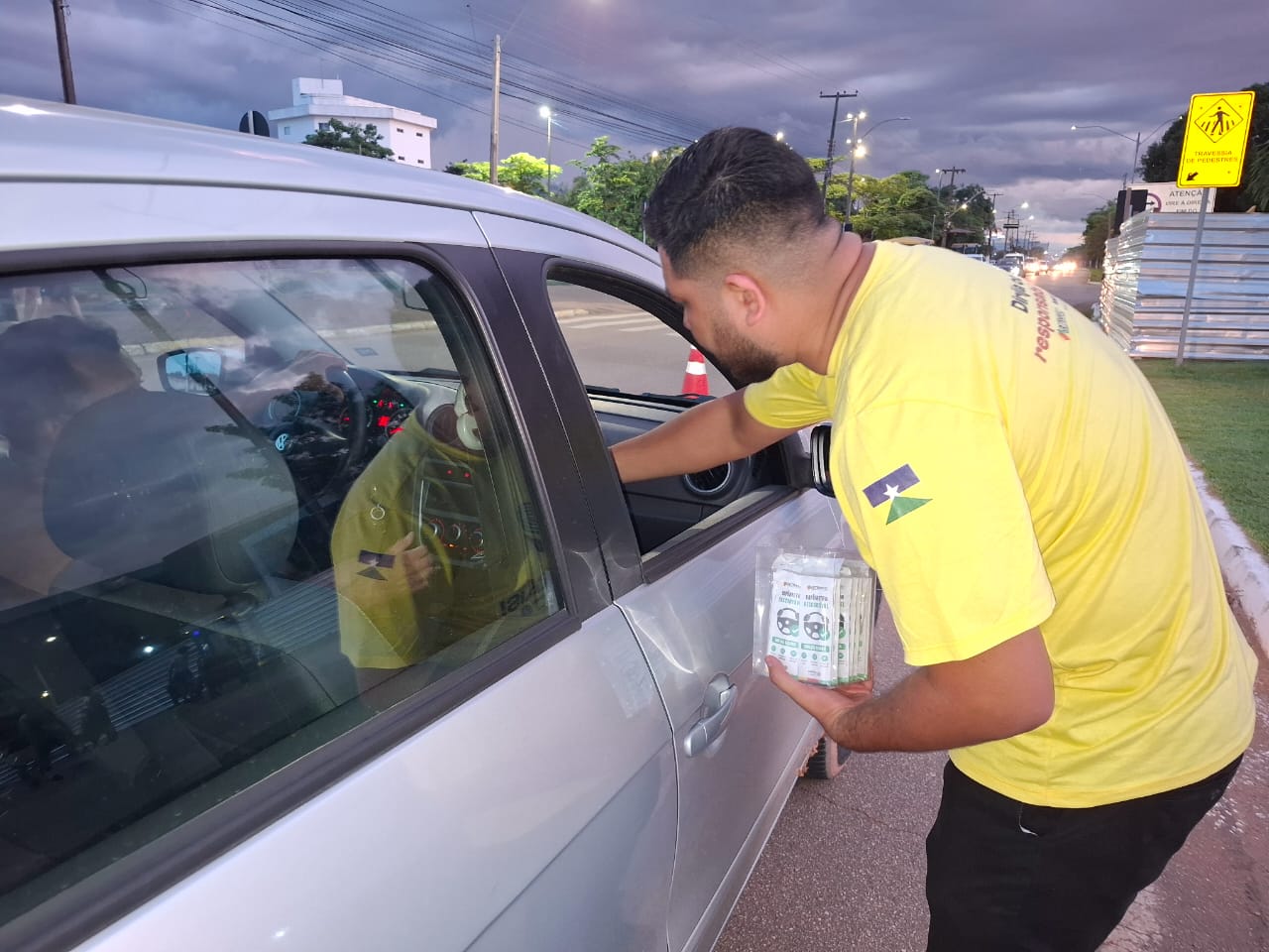 Trânsito mais seguro e humano é tema de ação educativa no Espaço Alternativo, em Porto Velho
