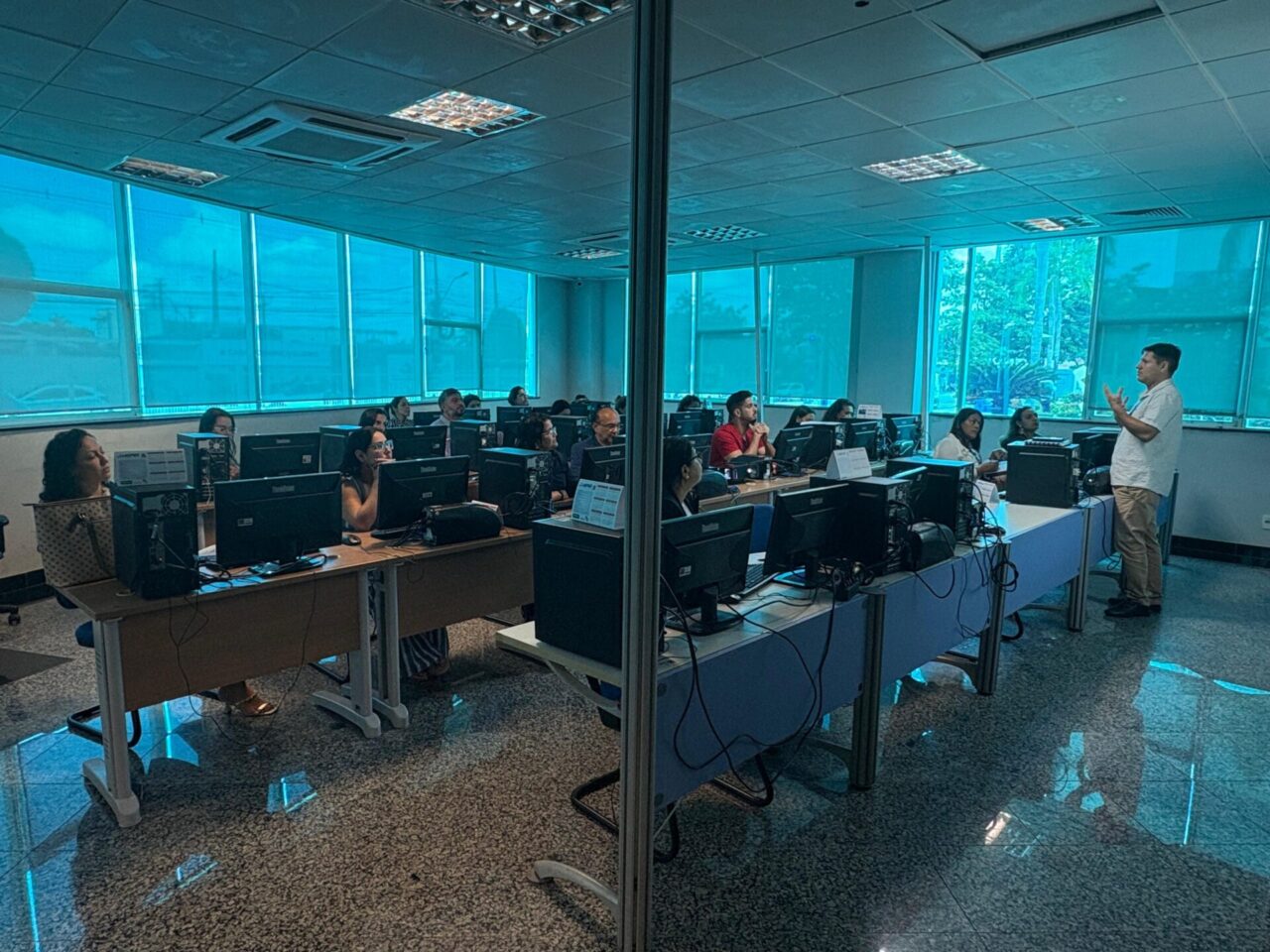 Durante a capacitação foram abordastemas, como indicadores de resultados