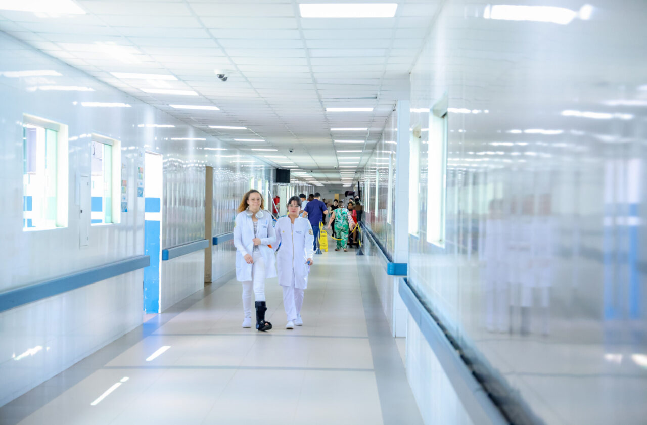 Corredores modernizados melhoram fluxo de pacientes e profissionais