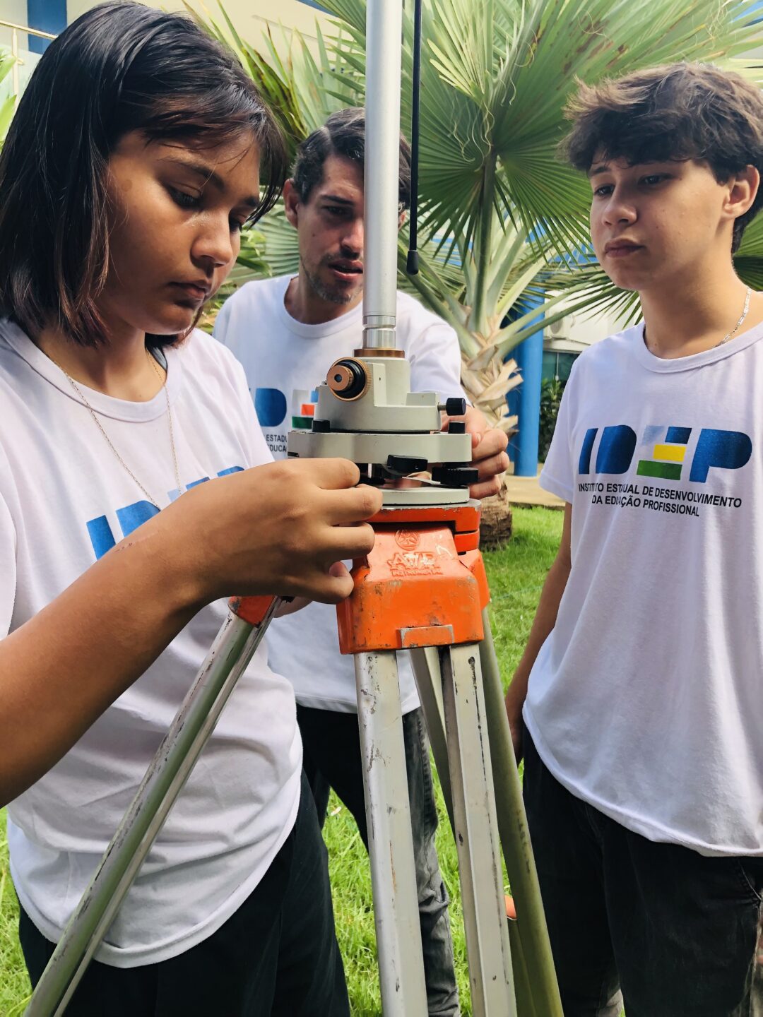 Alunos do ensino técnico participam de atividades práticas