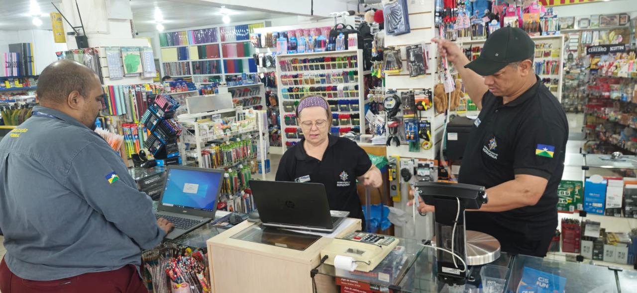 Operação “Aulas Seguras 2026” é realizada pelo governo de RO e assegura qualidade dos materiais escolares