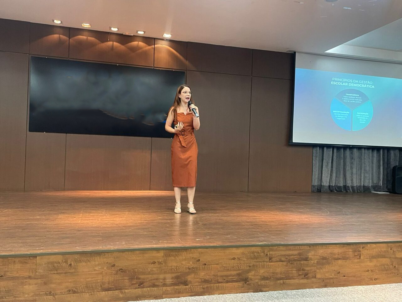 Adoção de práticas transparentes fortalece a confiança da comunidade escolar