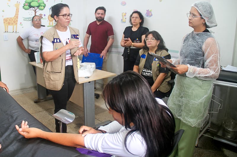 Capacitação sobre exame de identificação da tuberculose fortalece controle da doença em área indígena, em Guajará-Mirim