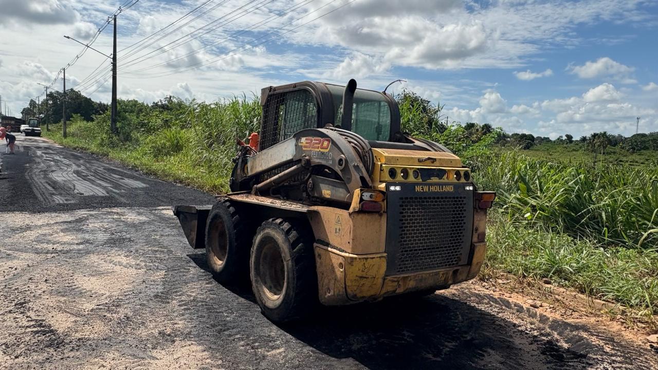 Rodovia-472 recebe serviços de manutenção asfáltica no perímetro urbano de Ji-Paraná