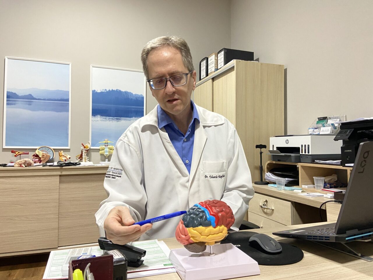 O equilíbrio no tempo de tela para as crianças e os adolescentes é extremamente necessário, mas também para os pais