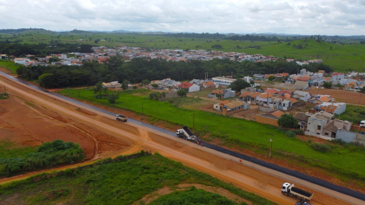 Linha 625 recebe pavimentação em pista dupla e reforça mobilidade urbana em Jaru
