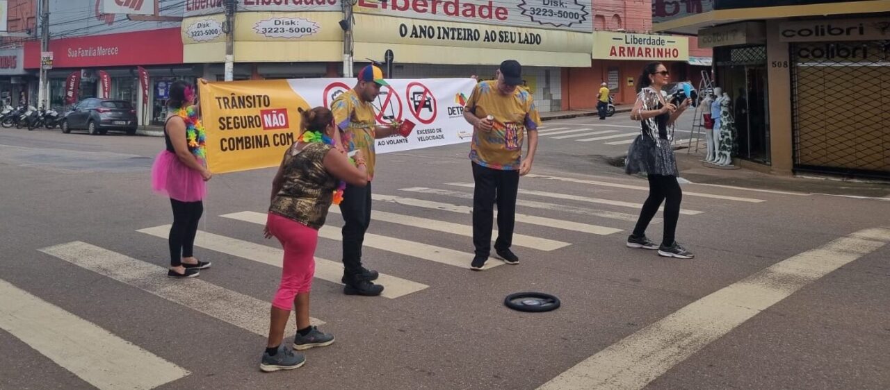 Mobilização educativa aconteceu em diversos pontos no centro de Porto Velho
