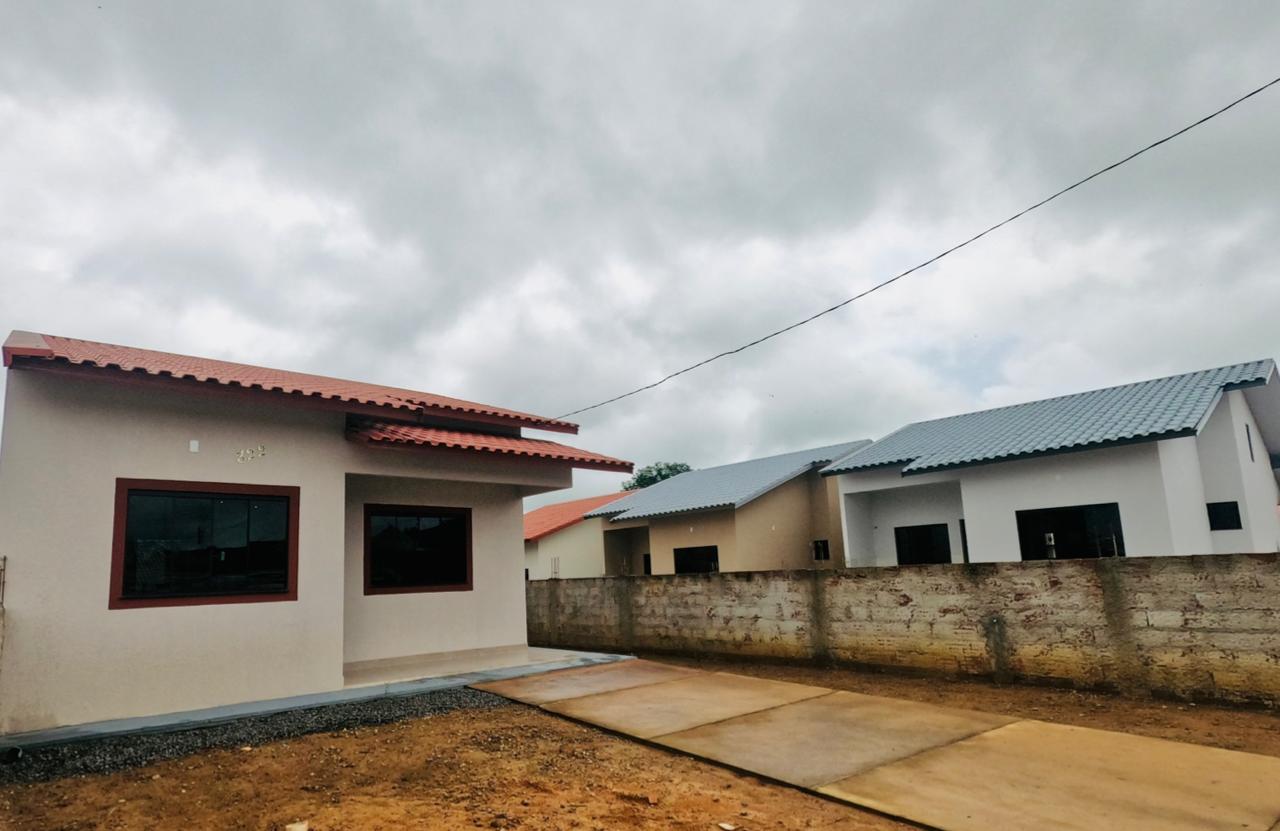 Primeiros imóveis do programa do governo de RO que garante auxílio financeiro no ato da compra são entregues em Ji-Paraná