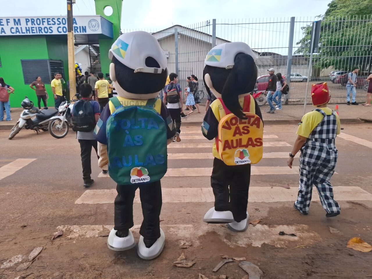 Ação educativa para segurança no trânsito é realizada pelo governo de RO na abertura do ano letivo 2026