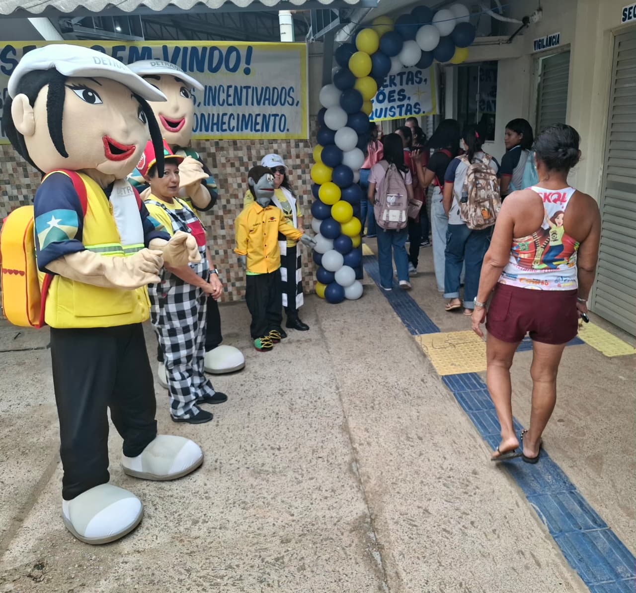 Ação contou com o apoio de bonecos para uma interação lúdica e interativa