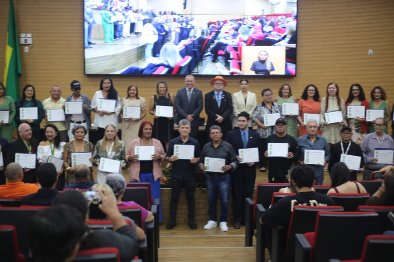 Servidores da Agevisa/RO recebem homenagem em comemoração aos 20 anos de atuação em Rondônia