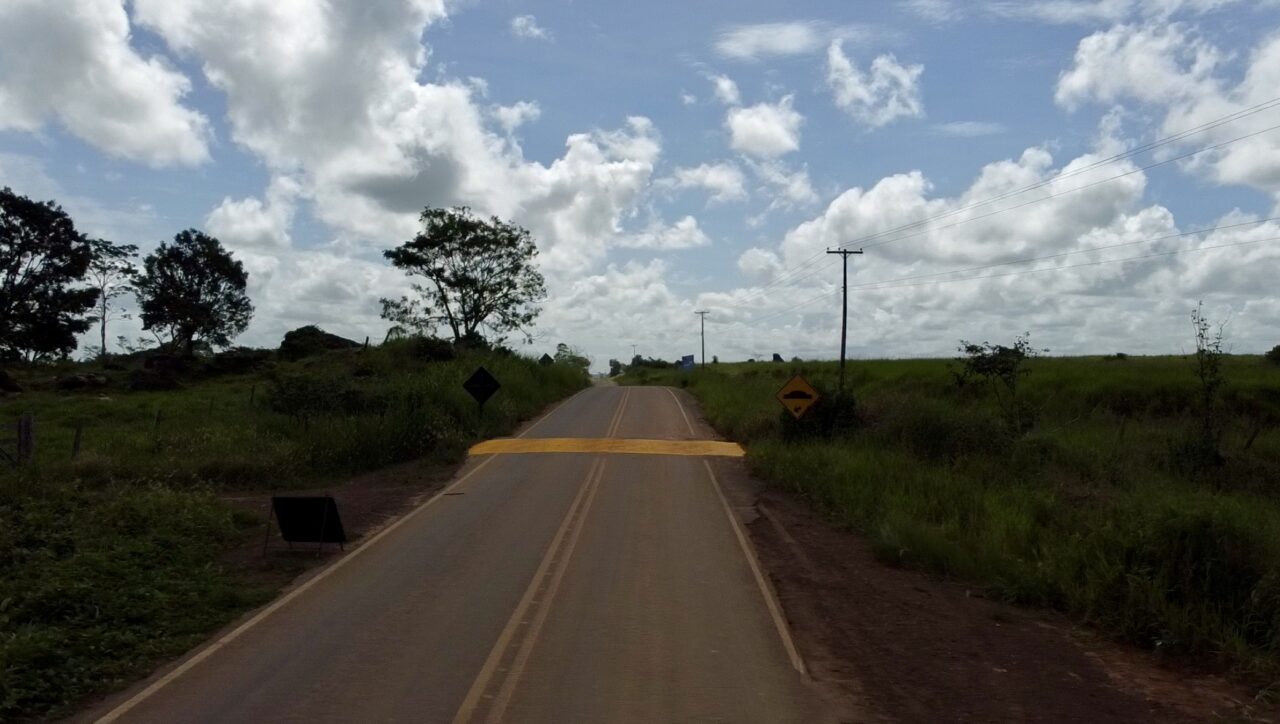 Manuten&ccedil;&atilde;o na RO-486 &eacute; executada pelo DER-RO