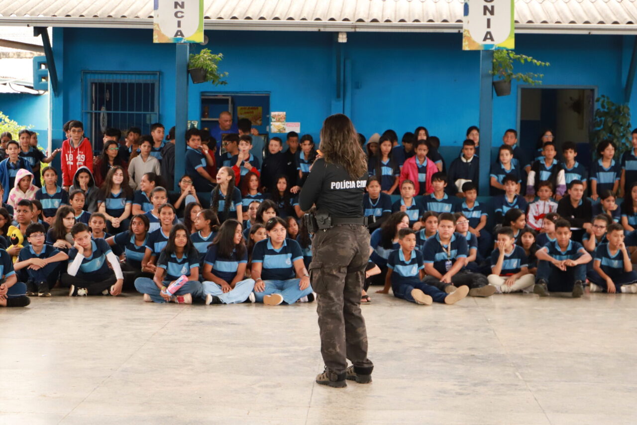 Polícia Civil participou da palestra junto com os profissionais do Denarc