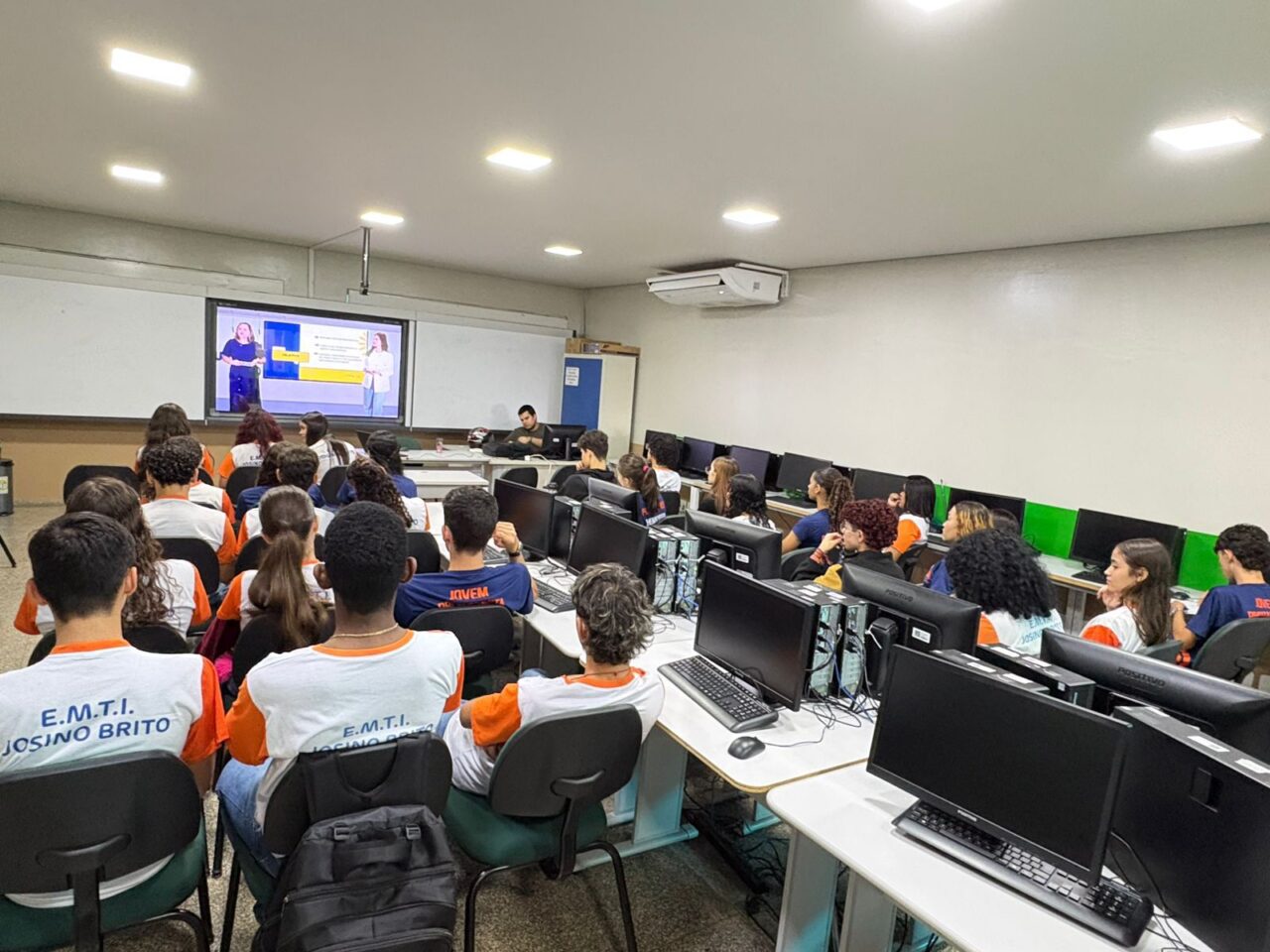 Evento teve transmissão online ao vivo para toda a Rede Estadual de Ensino